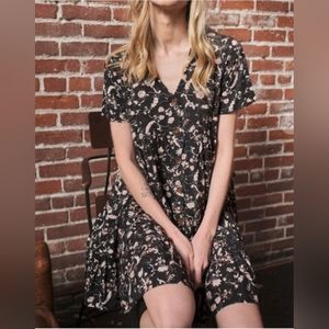 Boho V neck short sleeve tiered floral mini dress